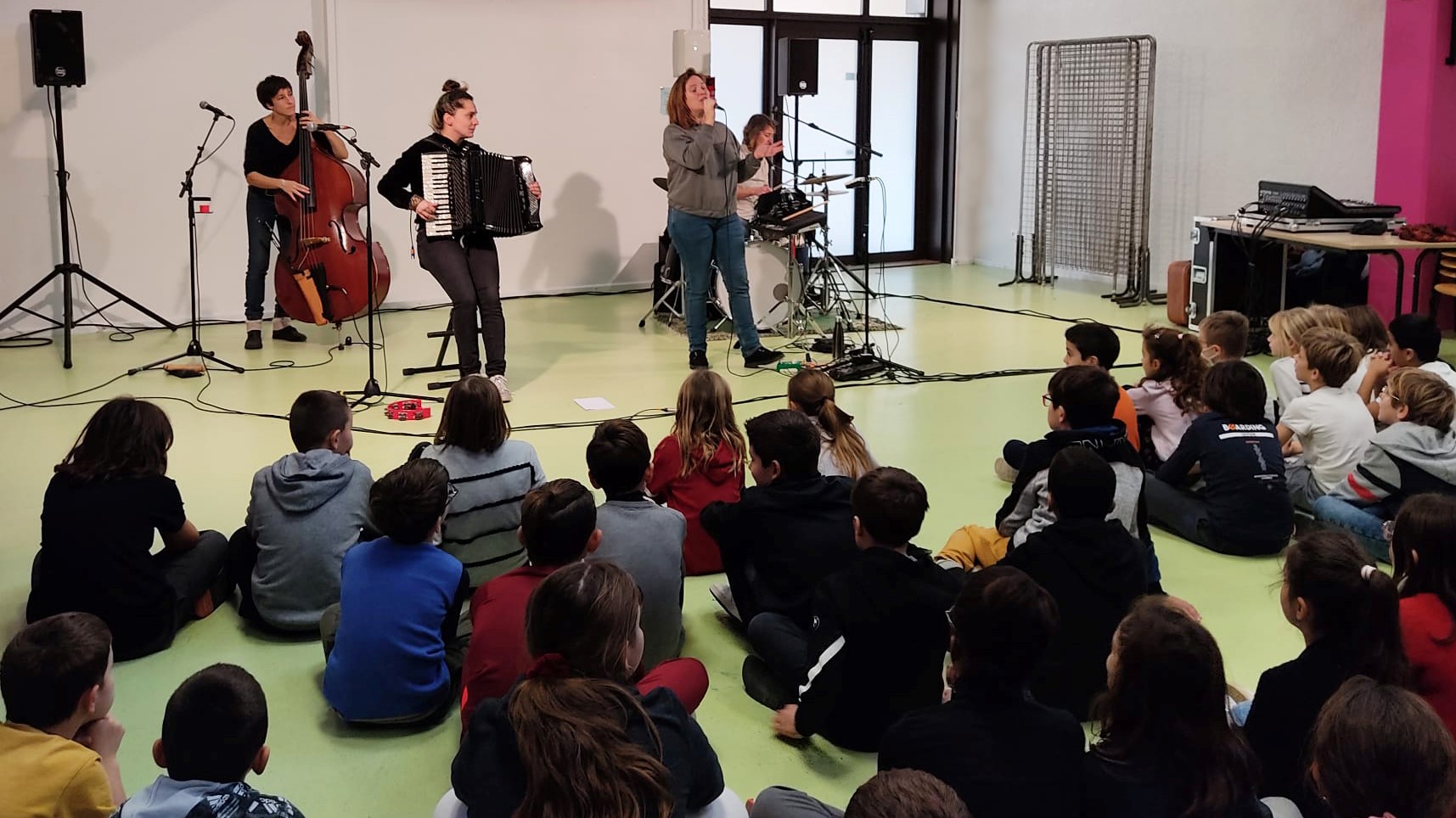 La Meute mini concert